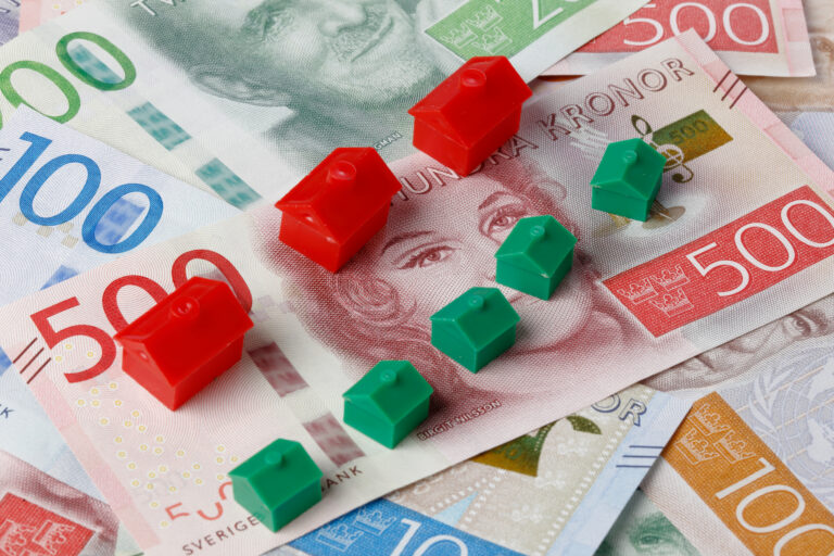 Riksbanken flaggar för fler höjningar